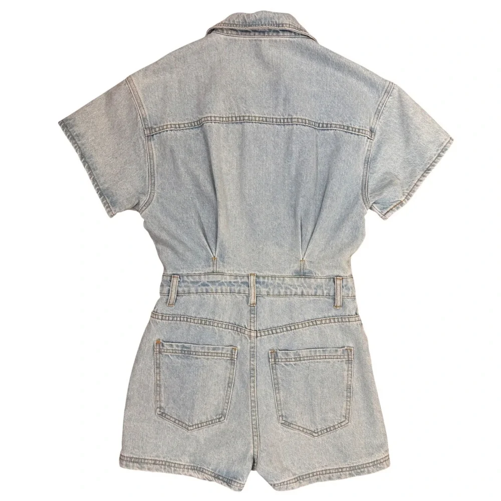 Le‎ Lis Collection Womens Light Wash Denim Utility Romper Short Sleeve Small NEW